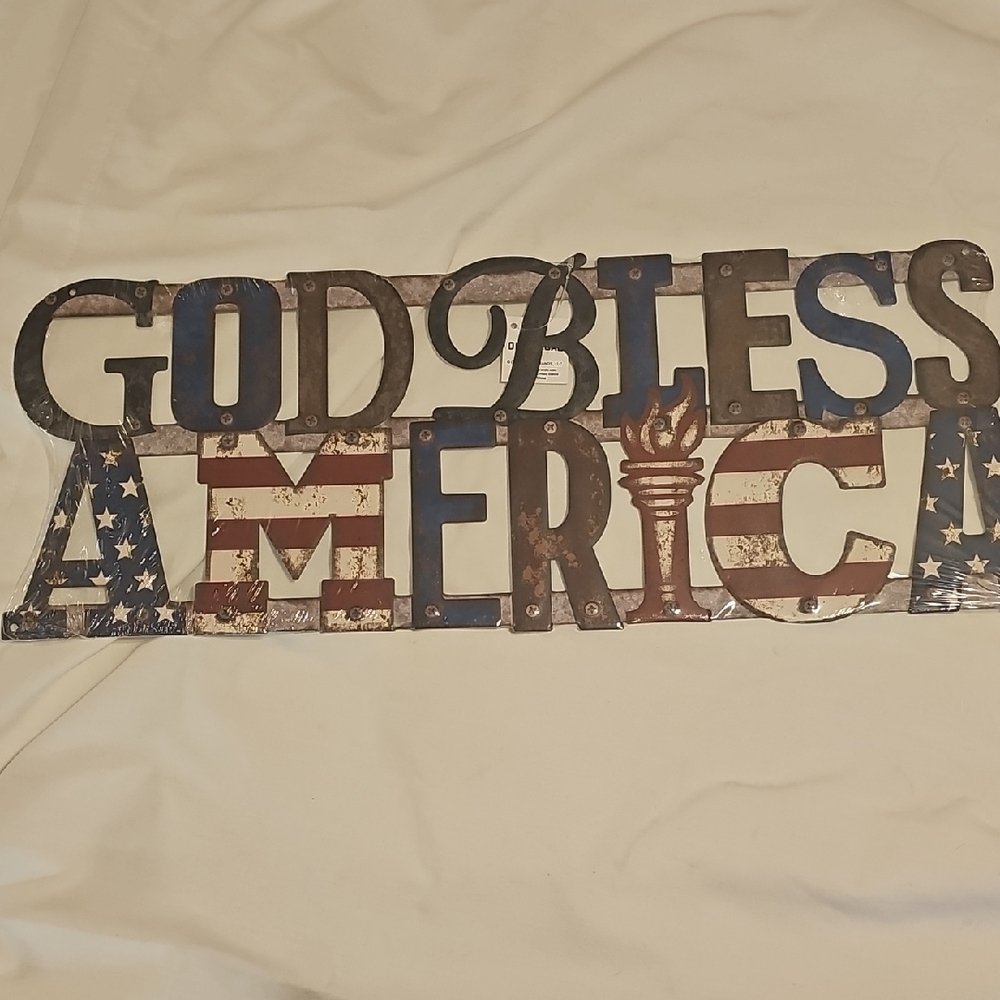 Patriotic Metal Wall Art - God Bless America NWT